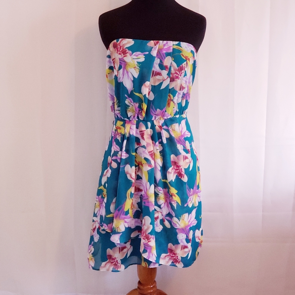 🌿EXPRESS- Floral dress
